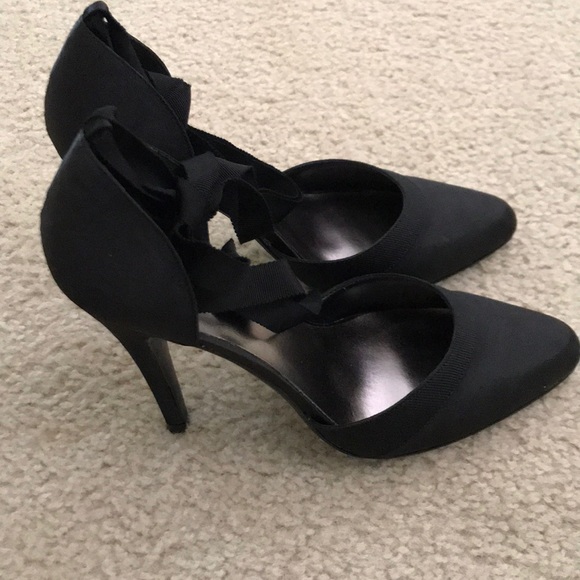 Heels - Picture 2 of 4